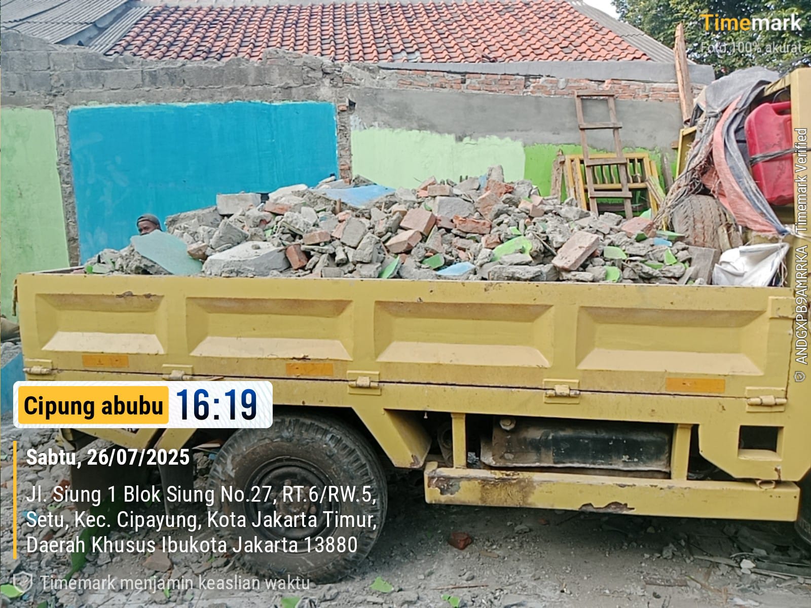 Pekerjaan Angkut Puing